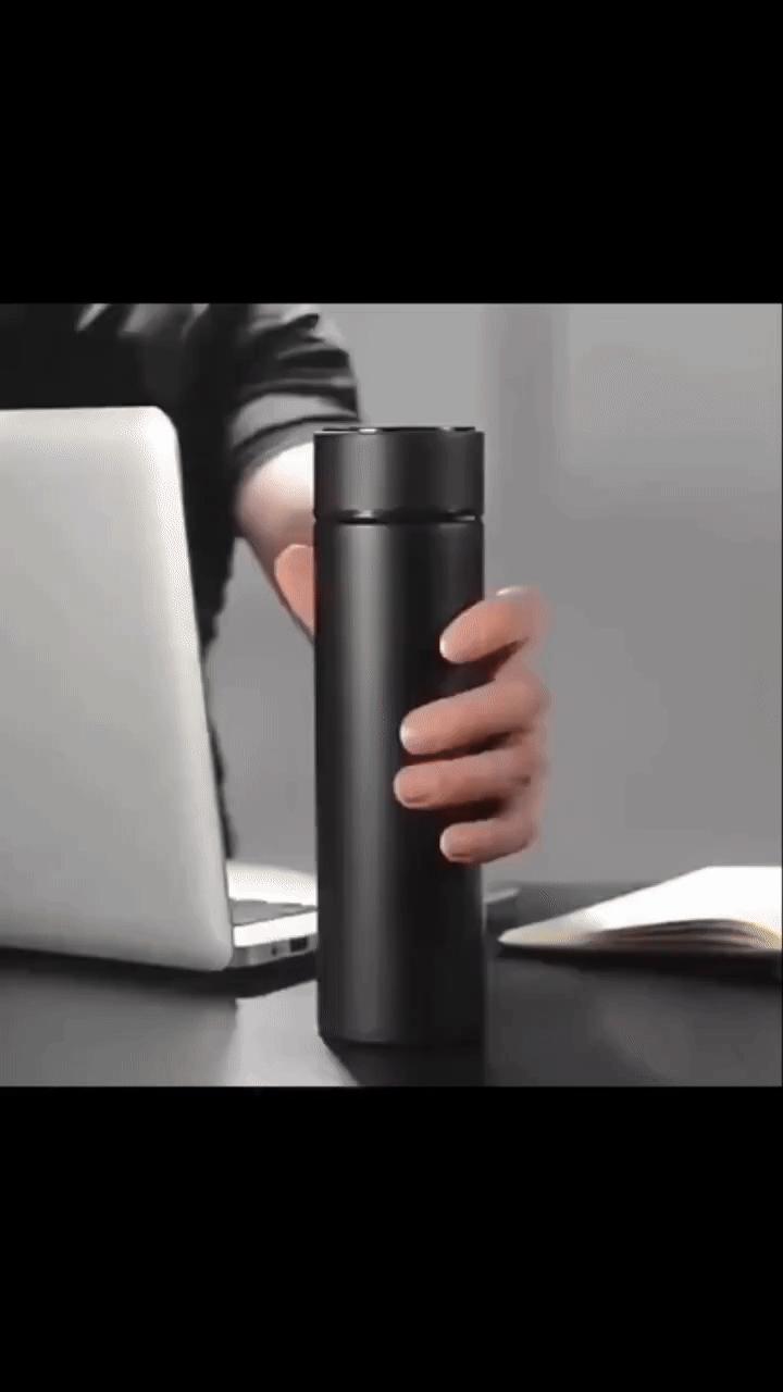 Smart cup with LED screen كوب ذكي بشاشة LED