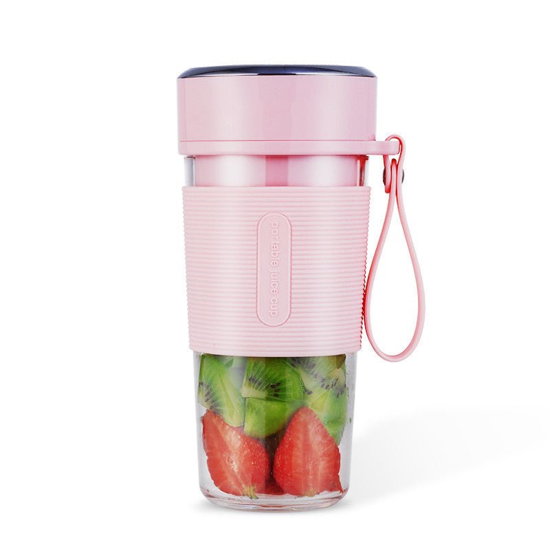 Blender cup for fruits and drinks كُوبُ الخَلَّاطِ لِلْفَوَاكِهِ وَالْمَشْرُوبَاتِ