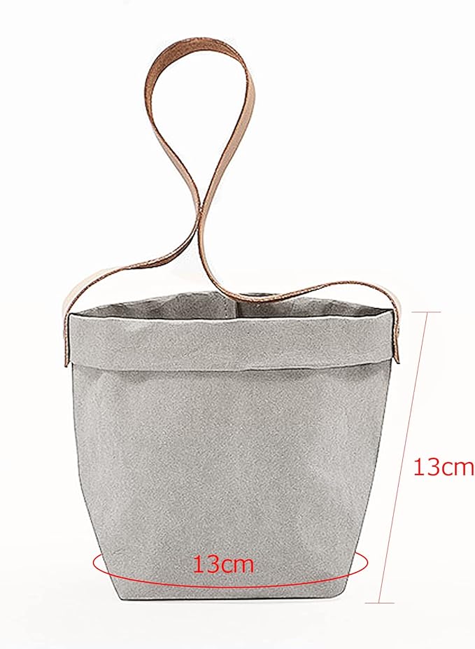 Versatile, water-resistant storage bag  حَقِيبَةُ تَخْزِينٍ مُتَعَدِّدَةُ الاسْتِخْدَامَاتِ وَمُقَاوِمَةٌ لِلْمَاءِ